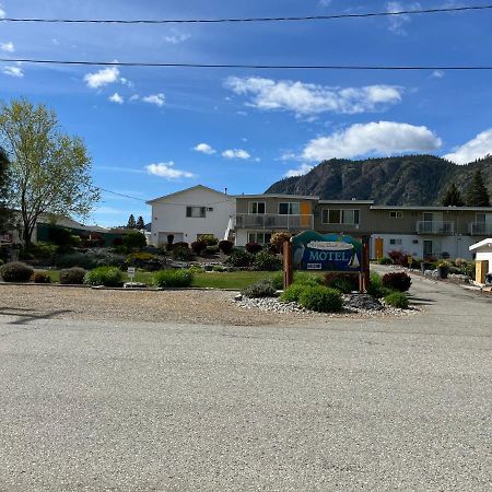 Holiday Beach Resort Motel Okanagan Falls 외부 사진