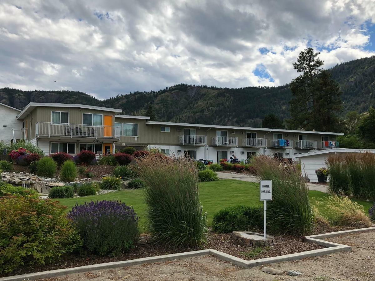 Holiday Beach Resort Motel Okanagan Falls 외부 사진